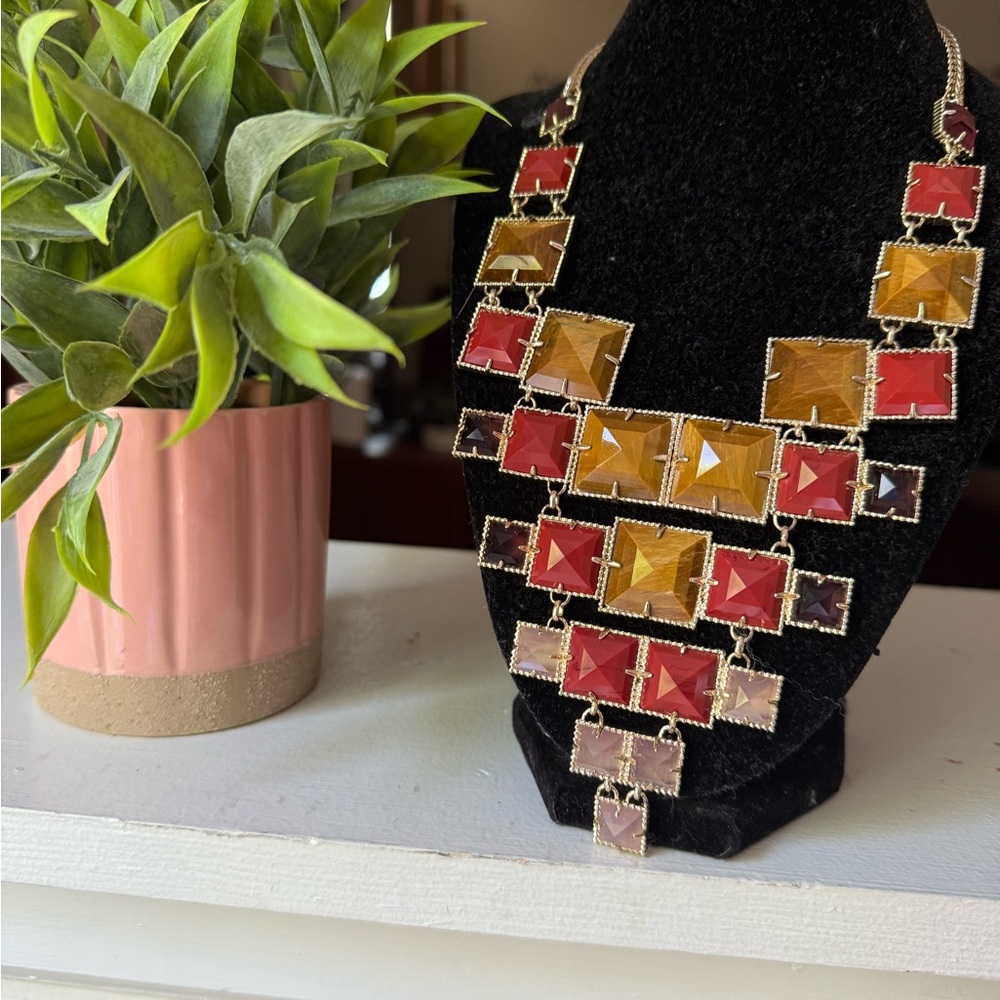 Kendra Scott Red, Gold, and Brown bin necklace set with earrings!